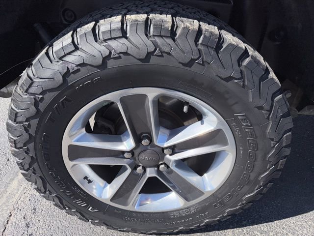 Used 2018 Jeep Wrangler Unlimited Sahara image 27