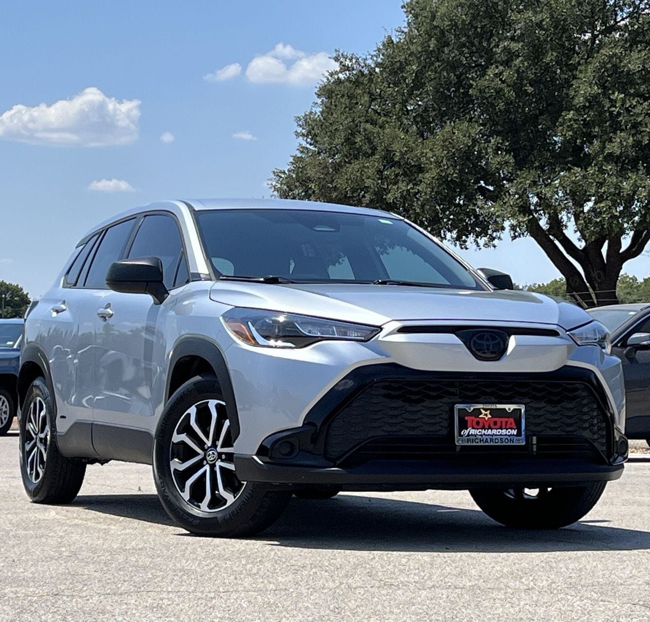 Used 2023 Toyota Corolla Cross AWD Hybrid image 2