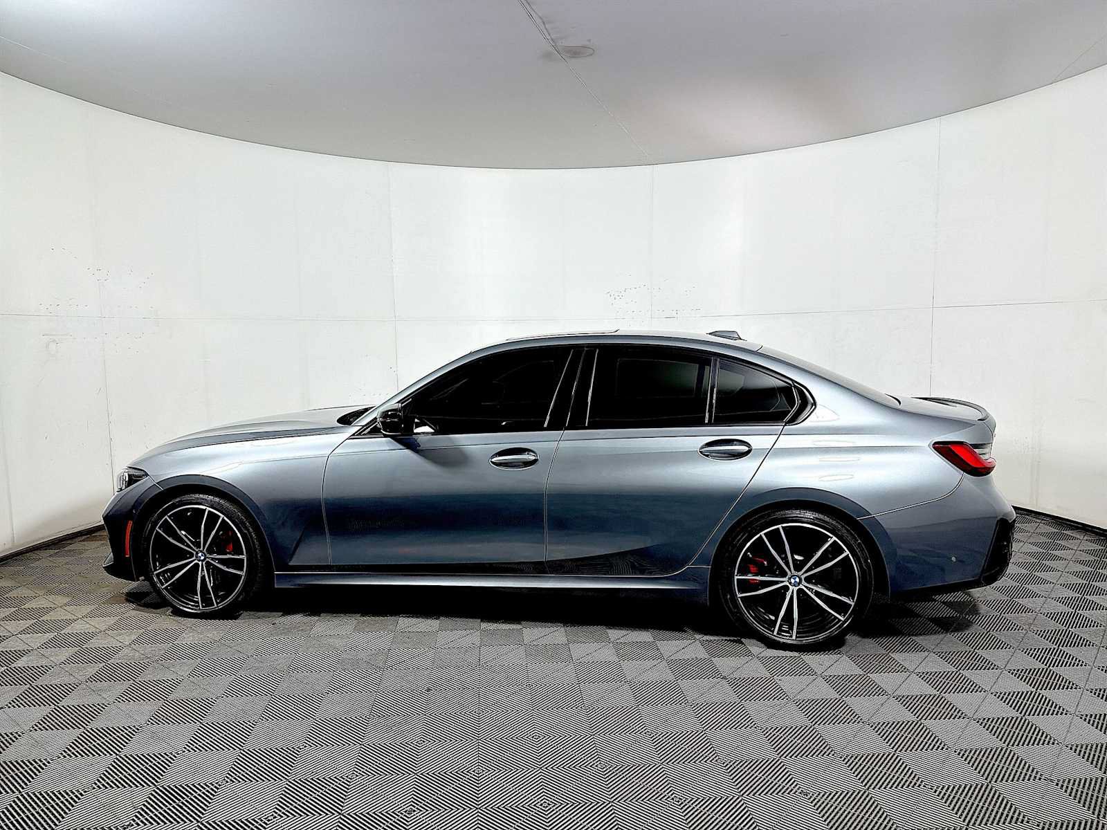 Certified 2023 BMW 330i xDrive Sedan w/ M Sport Package AWD/4WD image 4