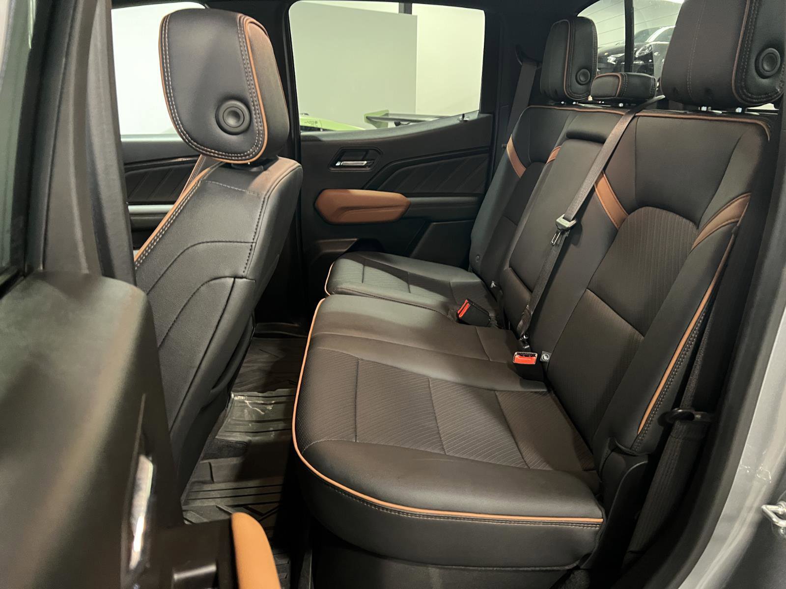 Used 2024 GMC Canyon AT4 w/ AT4 Premium Package image 28