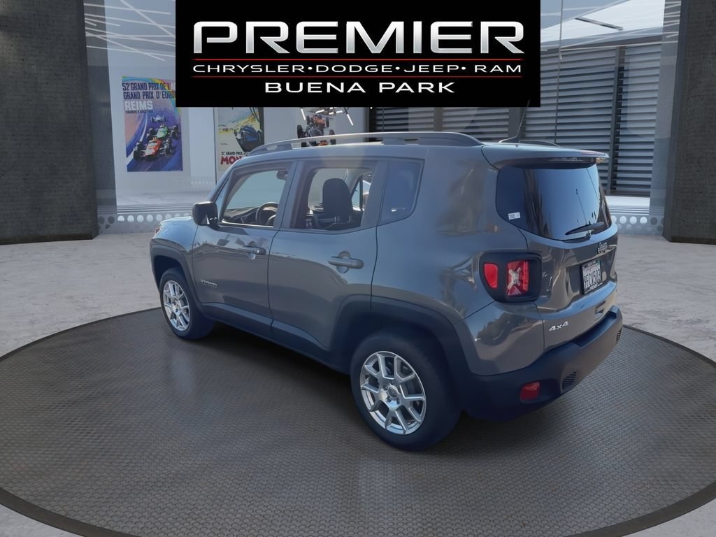 Certified 2022 Jeep Renegade Latitude AWD/4WD image 6