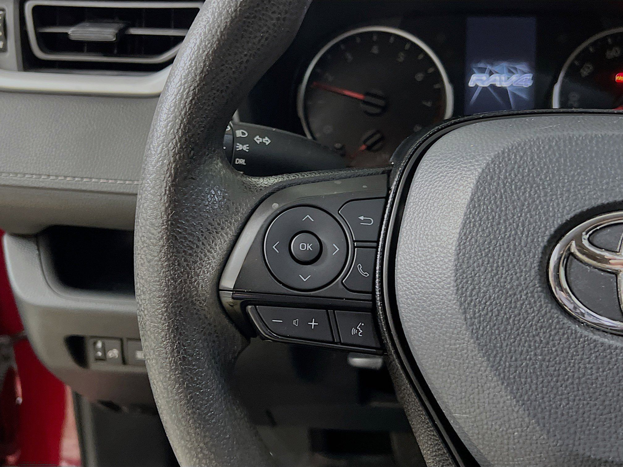 Used 2021 Toyota RAV4 LE image 19