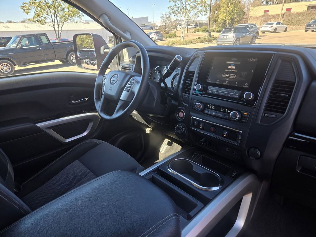 Used 2024 Nissan Titan SV w/ SV Convenience Package image 19
