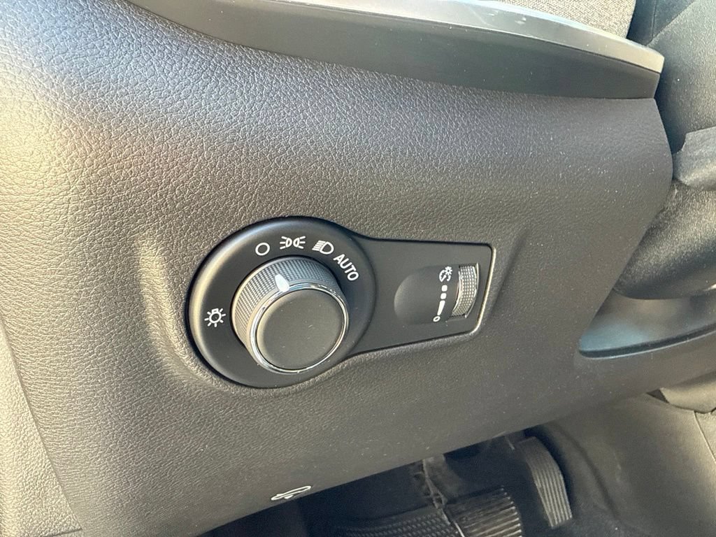 Used 2025 Jeep Compass Sport AWD/4WD image 19