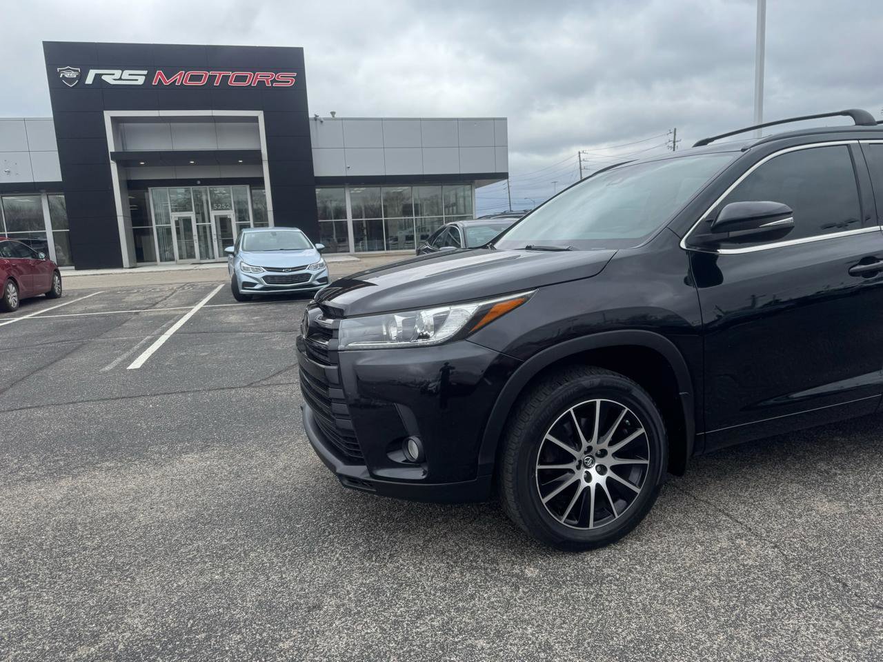 Used 2017 Toyota Highlander SE AWD/4WD image 10