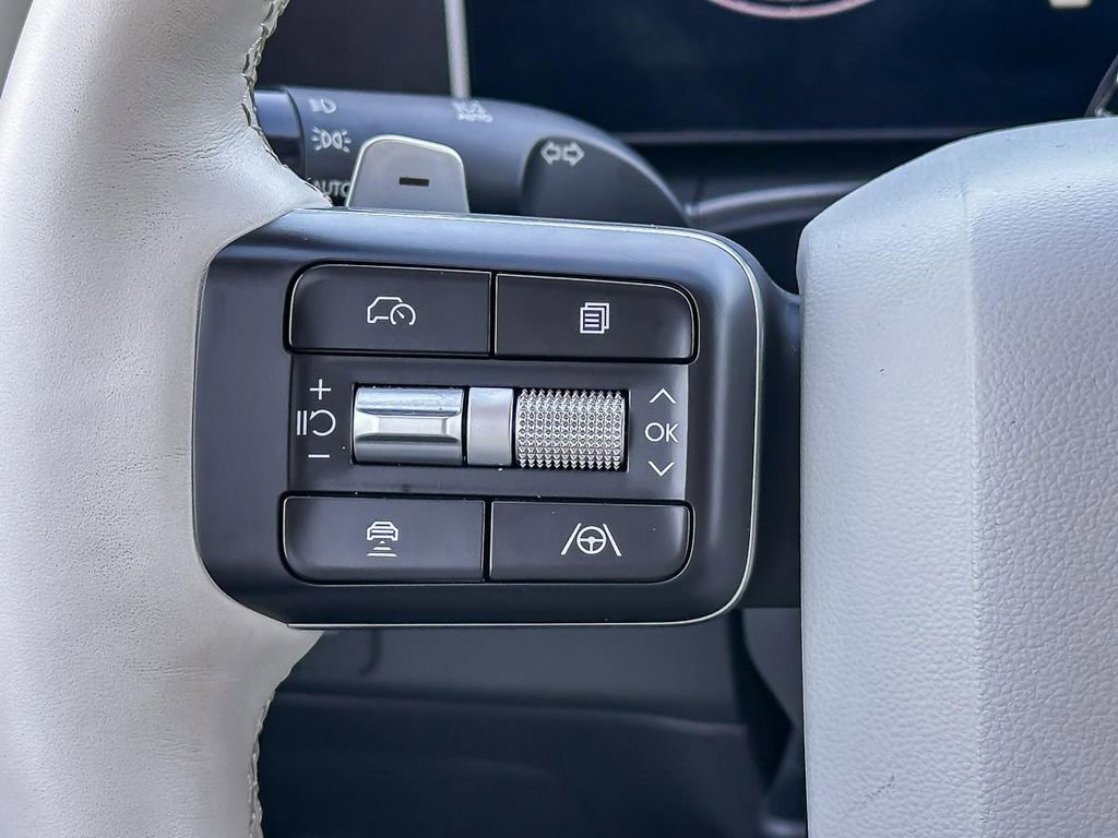 Used 2025 Hyundai Santa Fe SEL FWD image 19