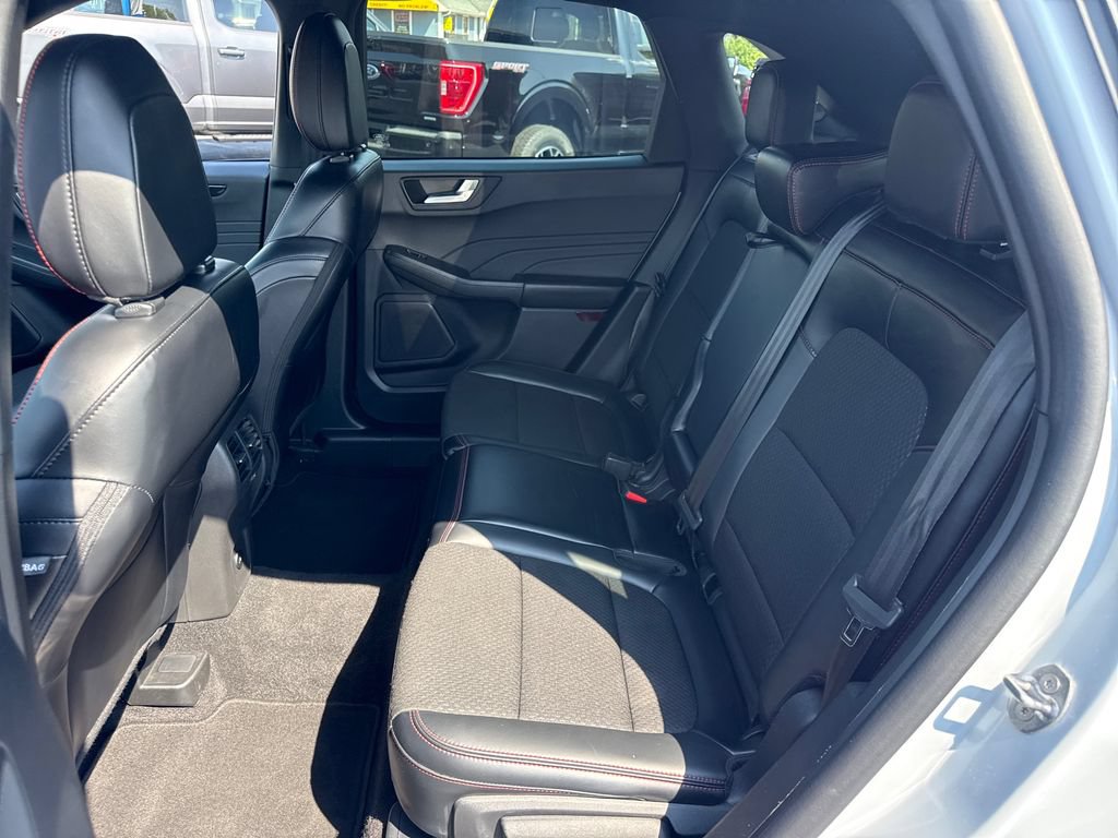 Used 2025 Ford Escape ST-Line FWD image 14
