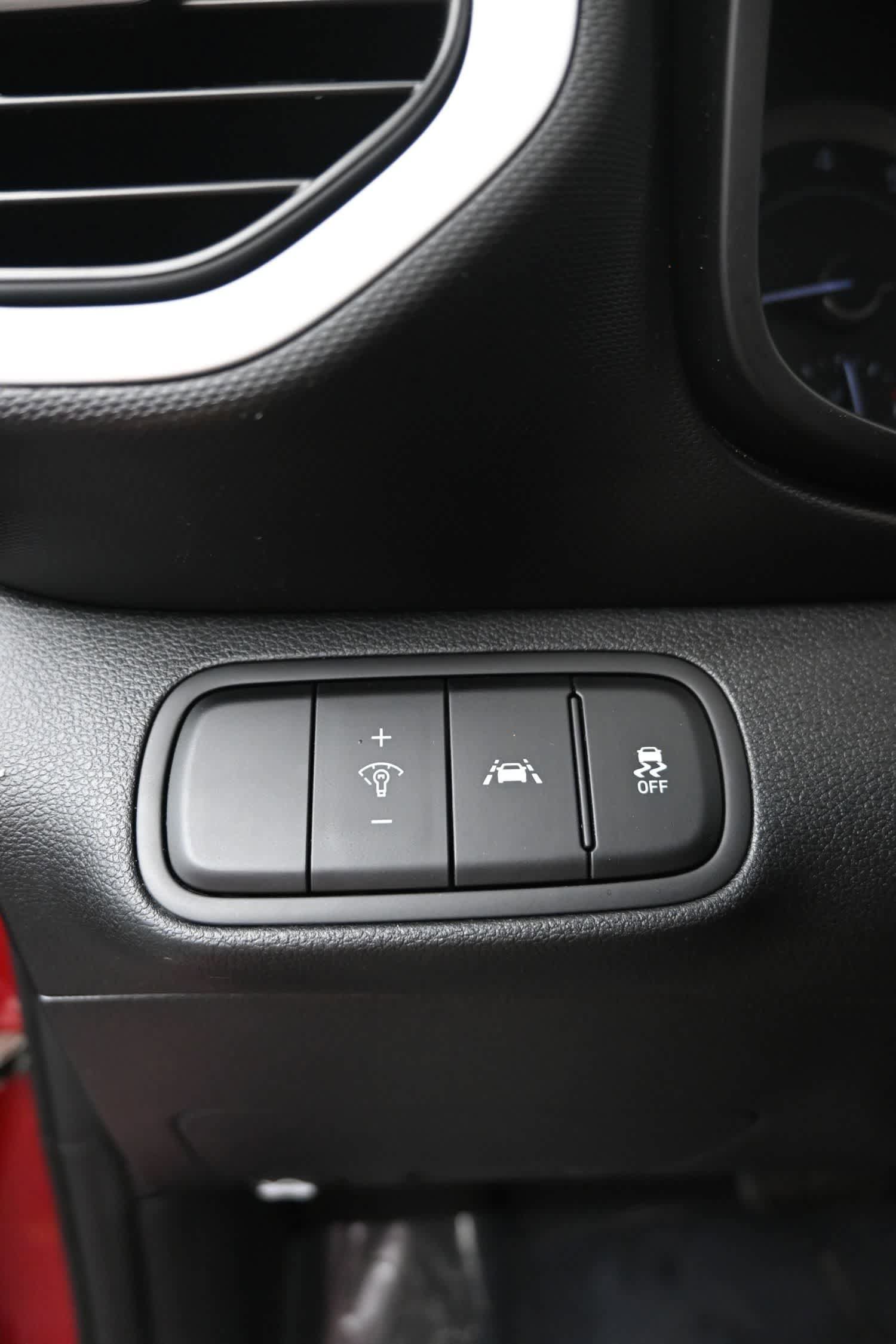 Used 2022 Hyundai Venue Limited FWD image 20
