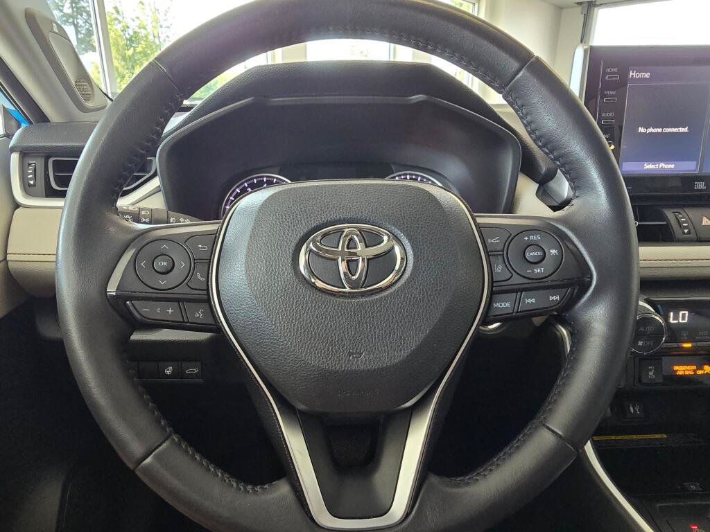 Used 2019 Toyota RAV4 XLE Premium AWD/4WD image 24
