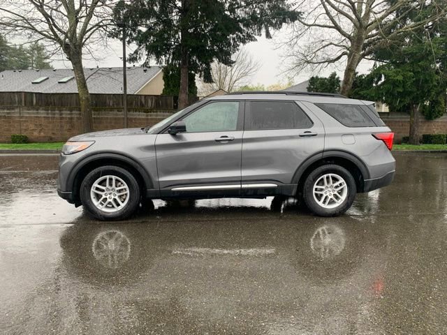 Certified 2025 Ford Explorer Active AWD/4WD image 2