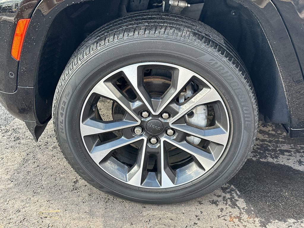 Used 2023 Jeep Grand Cherokee Overland image 11