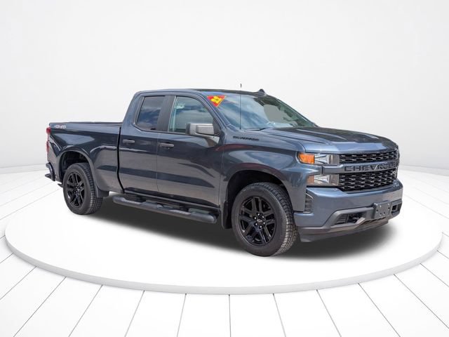 Used 2022 Chevrolet Silverado 1500 Custom w/ LPO, Blackout Package AWD/4WD video 2