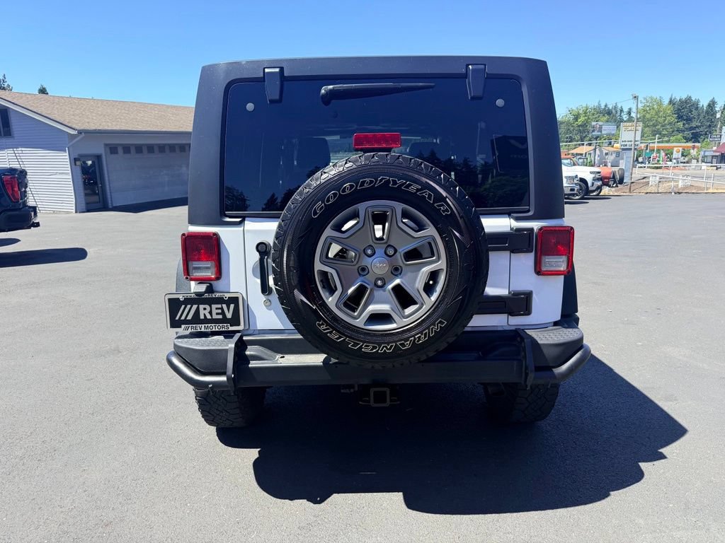 Used 2013 Jeep Wrangler Unlimited Sahara w/ Dual Top Group AWD/4WD image 4