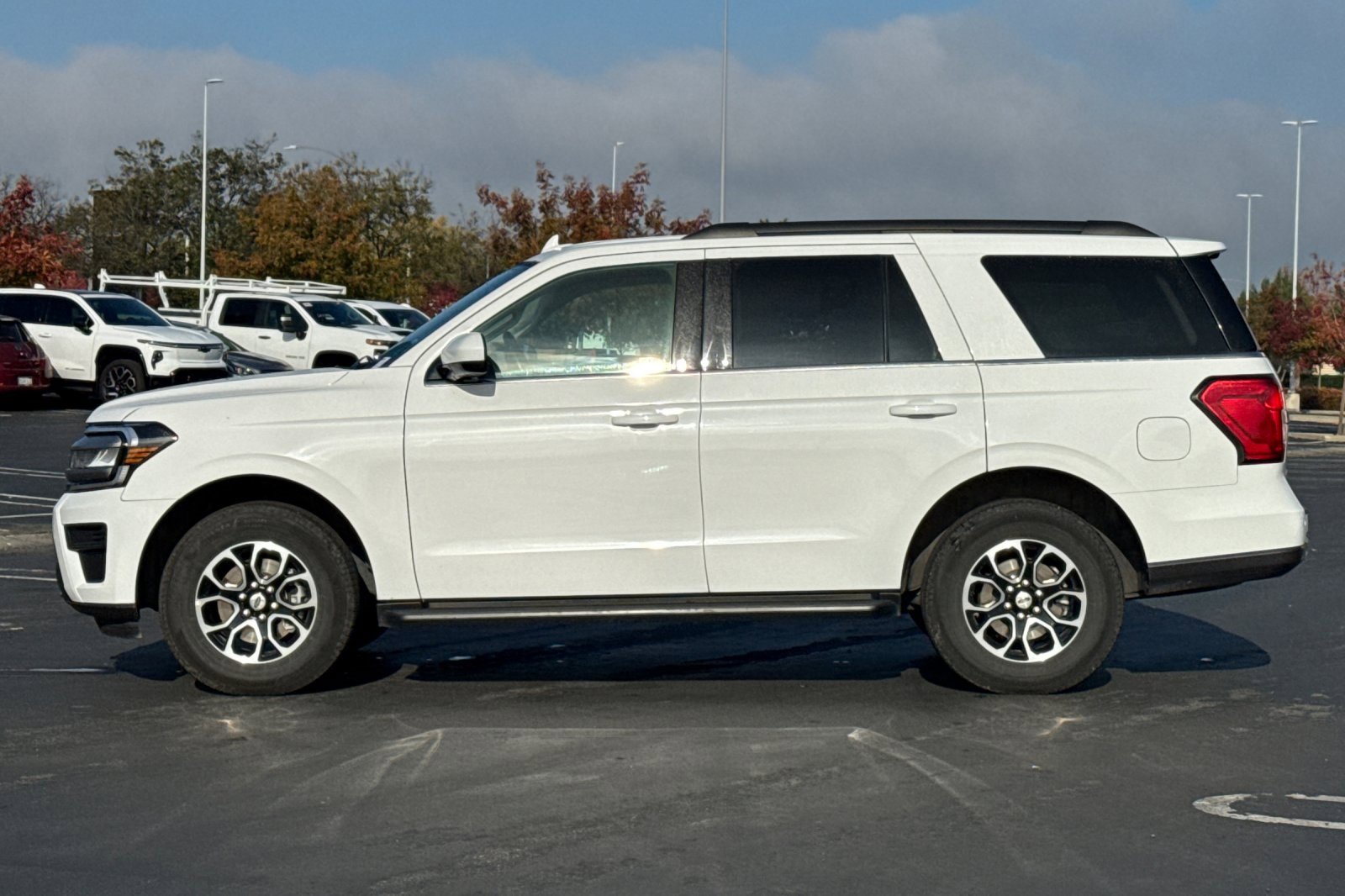 Used 2024 Ford Expedition XLT image 7