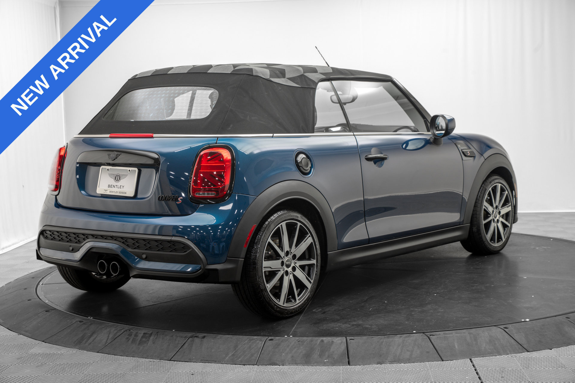 Used 2022 MINI Cooper S w/ Sidewalk Package FWD image 13