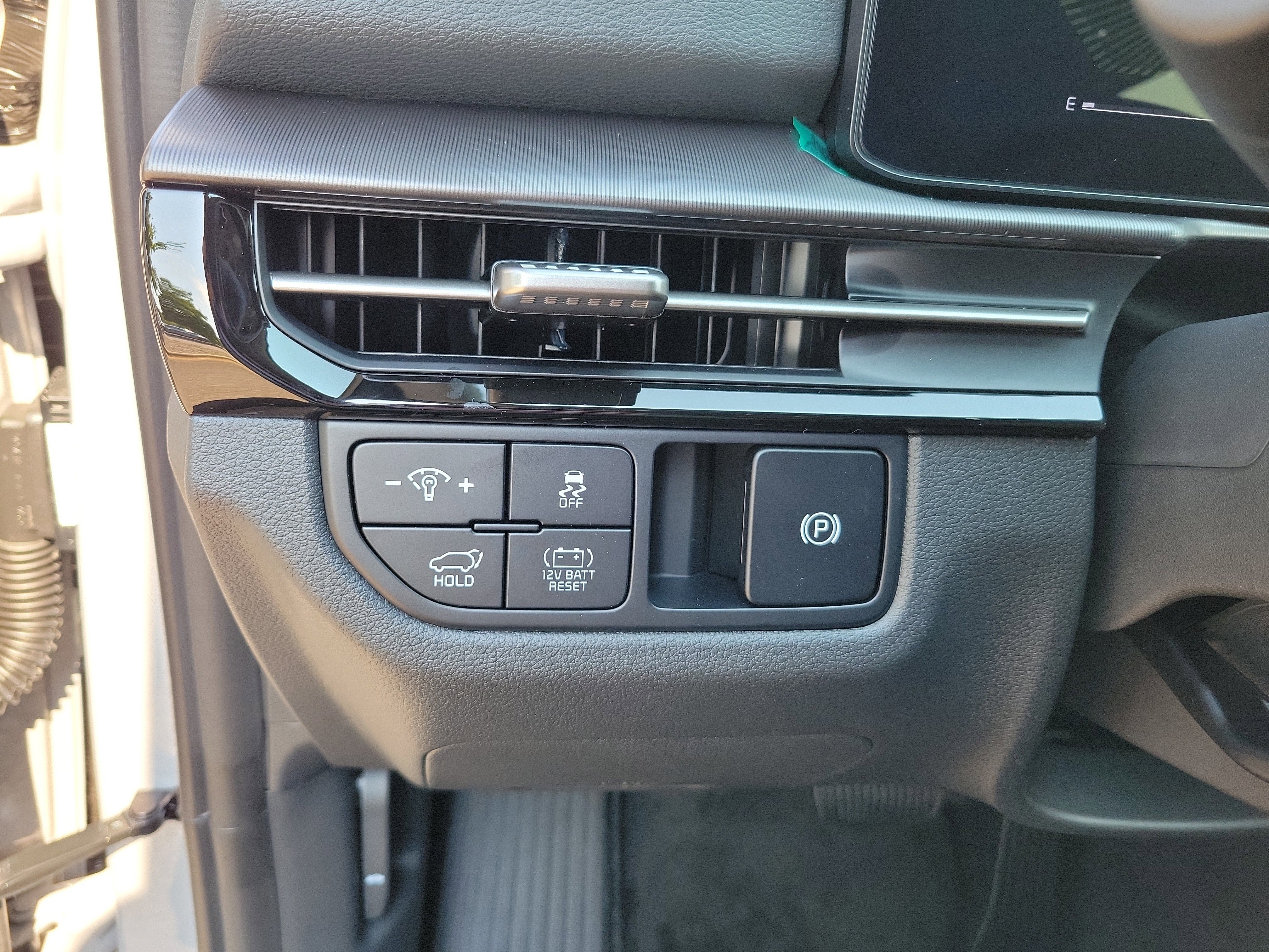 New 2026 Kia Sportage EX image 17
