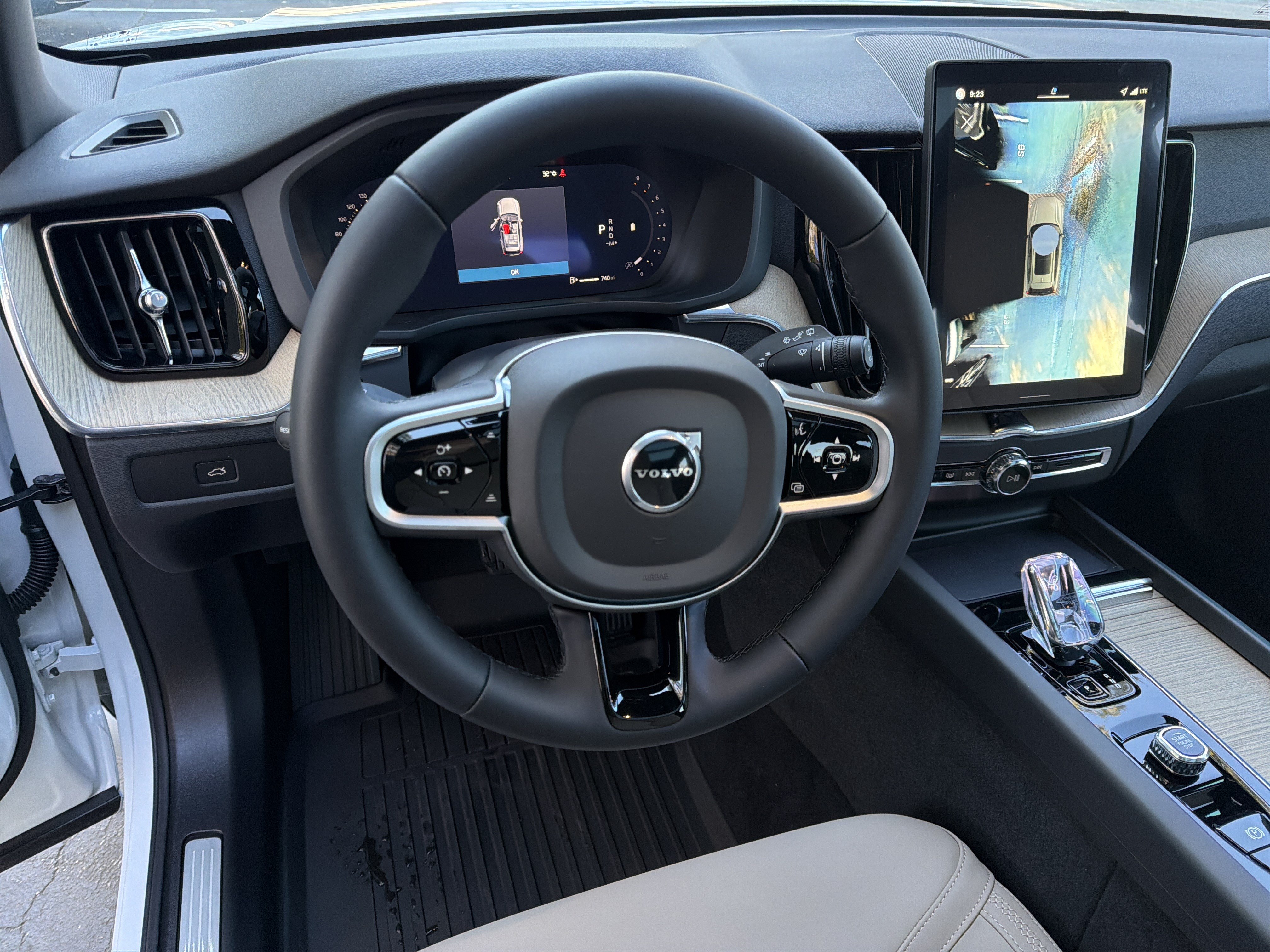 Used 2026 Volvo XC60 B5 Plus w/ Protection Package Premier AWD/4WD image 19