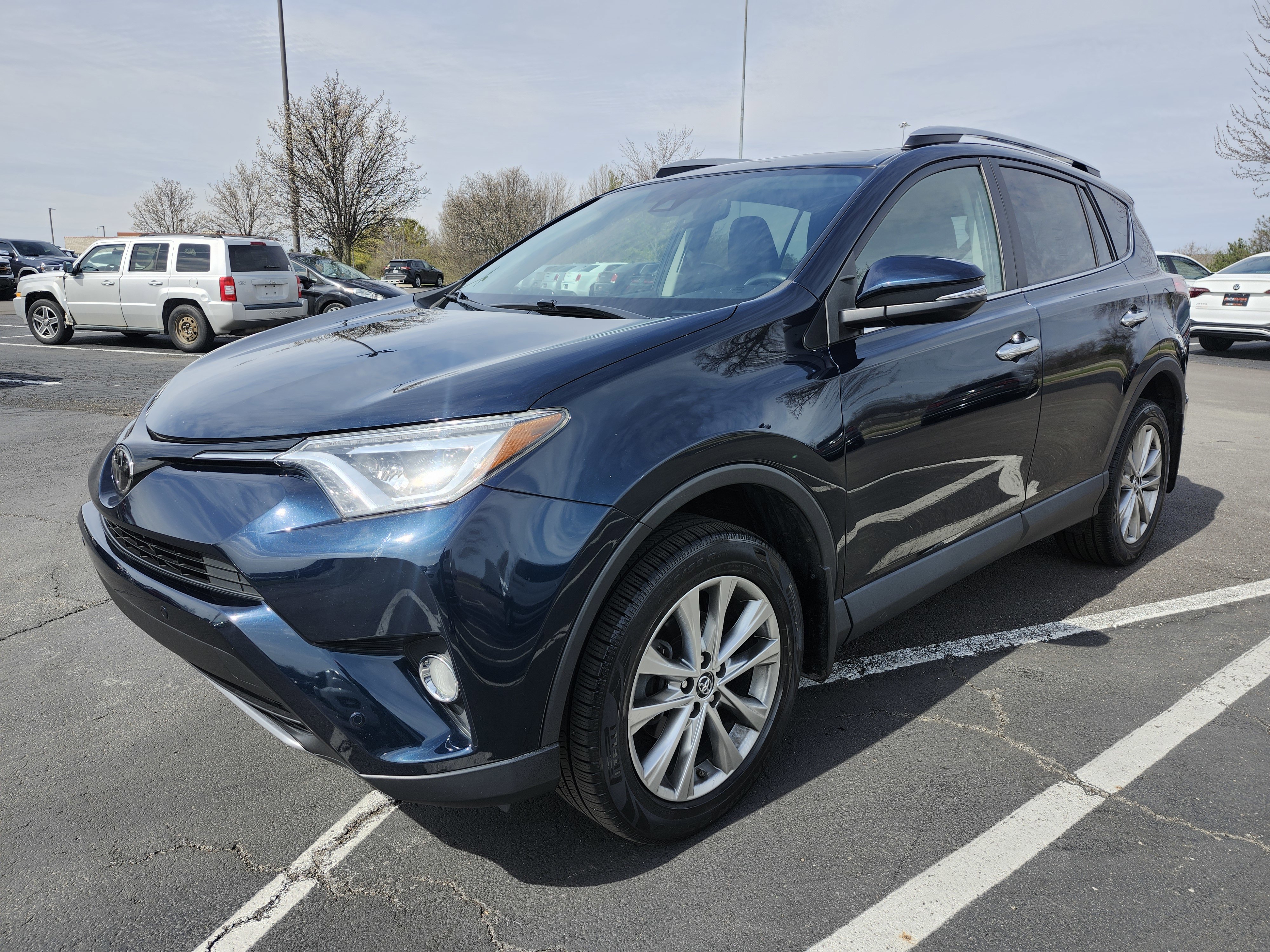 Used 2017 Toyota RAV4 Limited image 37