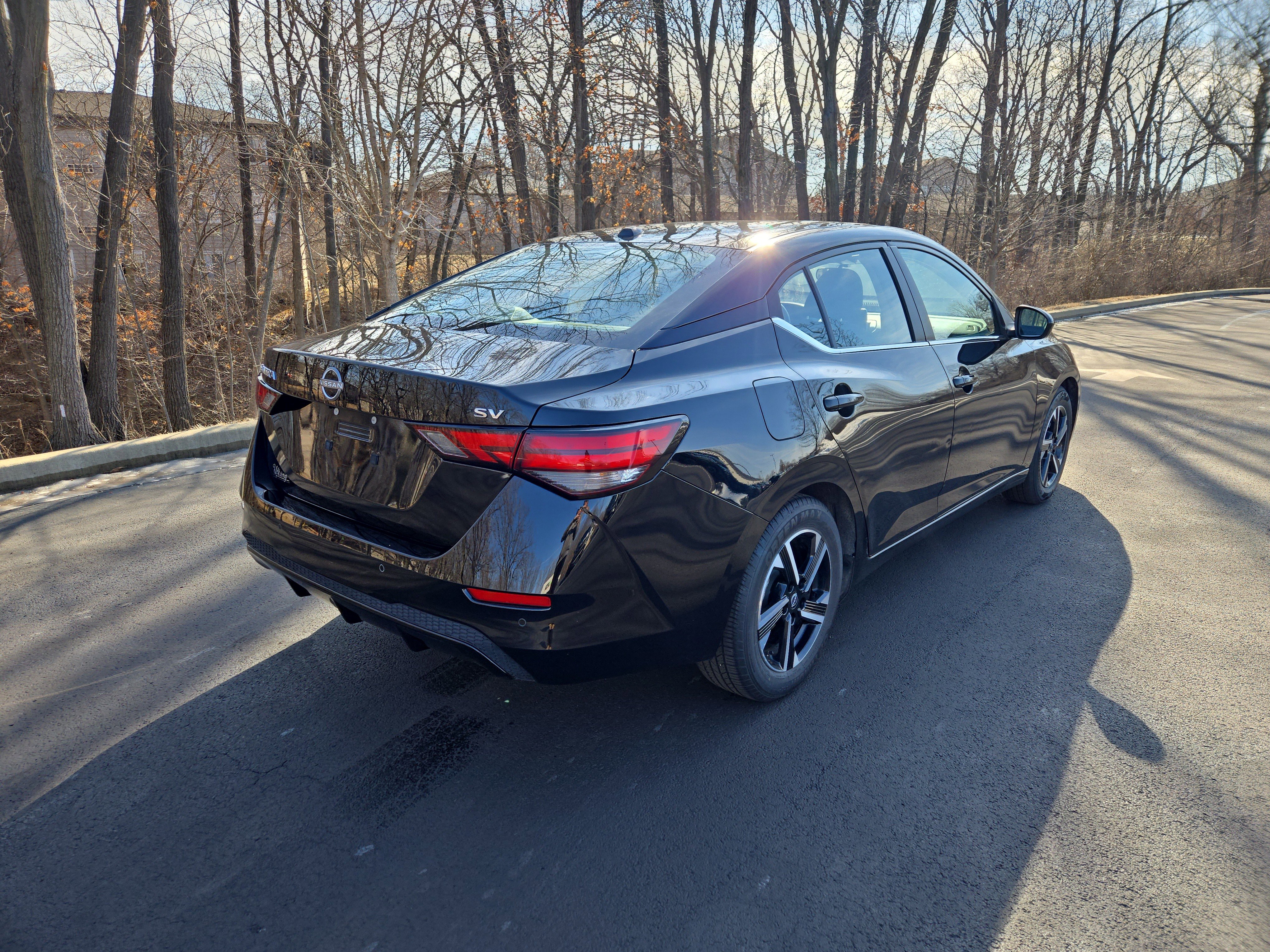 Used 2024 Nissan Sentra SV image 3