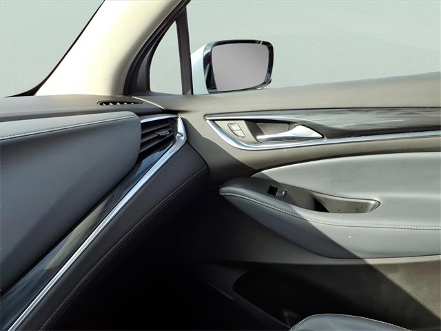 Used 2021 Buick Enclave Essence image 19