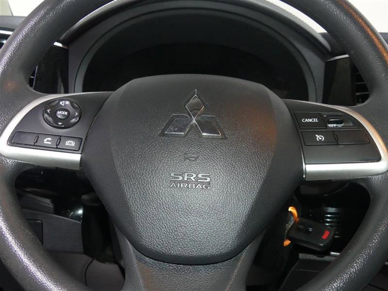 Used 2020 Mitsubishi Outlander SE image 32