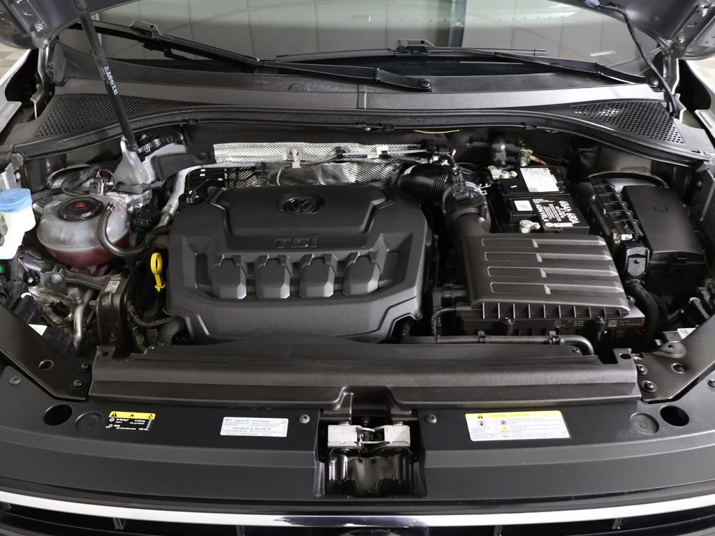 Used 2024 Volkswagen Tiguan SE R-Line AWD/4WD image 23