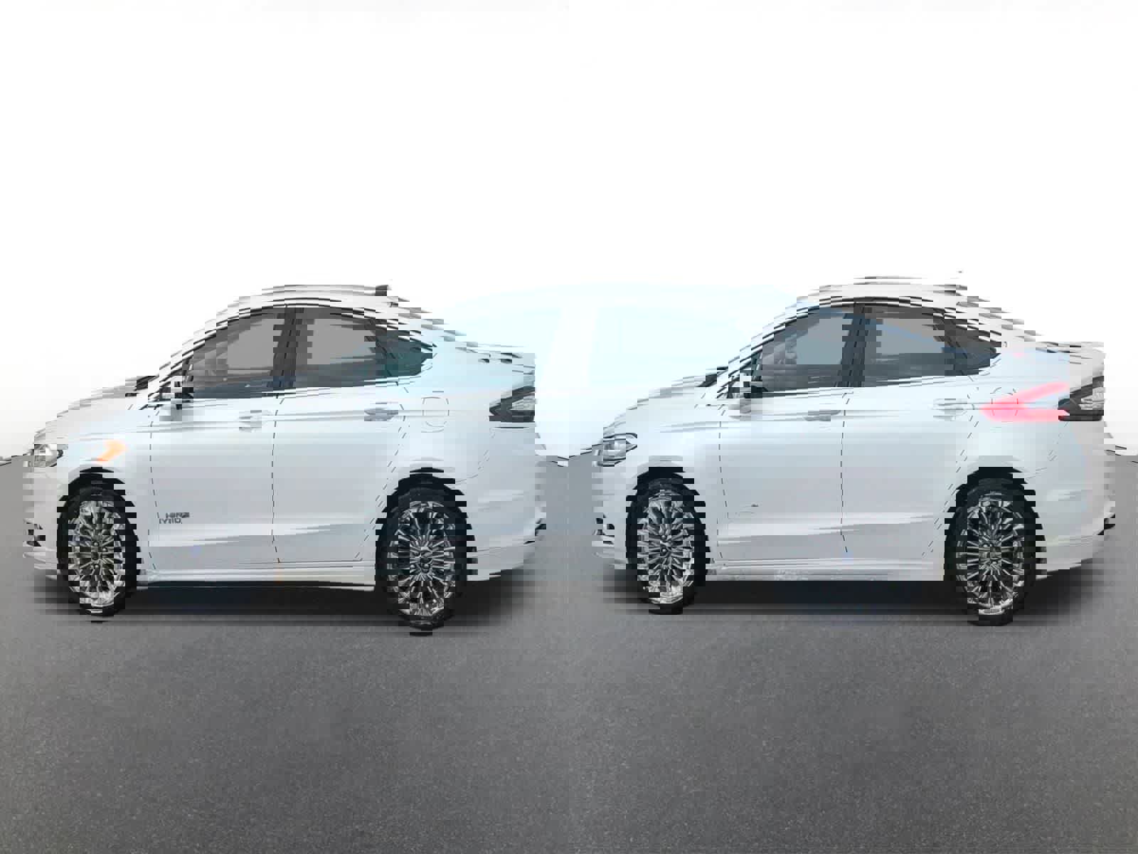 Used 2013 Ford Fusion Titanium image 3