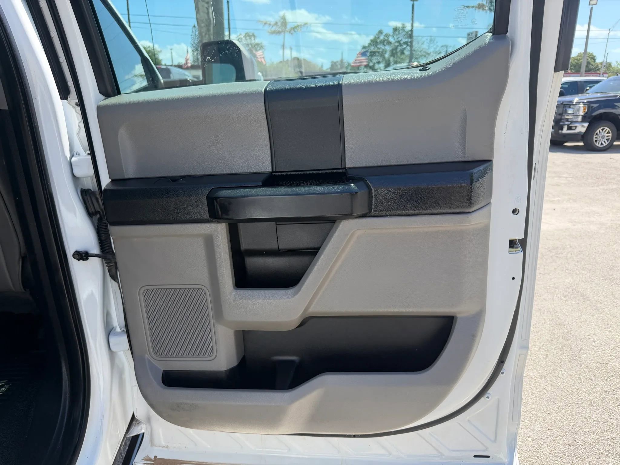 Used 2017 Ford F350 XL w/ Power Equipment Group AWD/4WD image 18