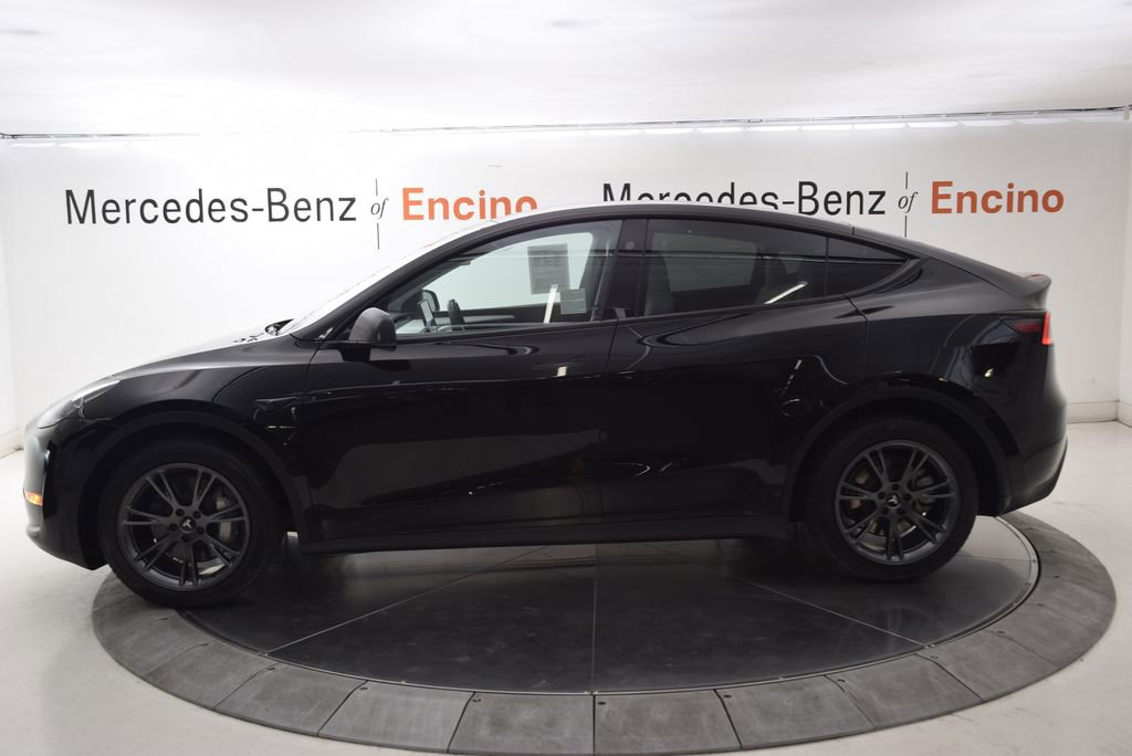 Used 2024 Tesla Model Y Long Range image 3