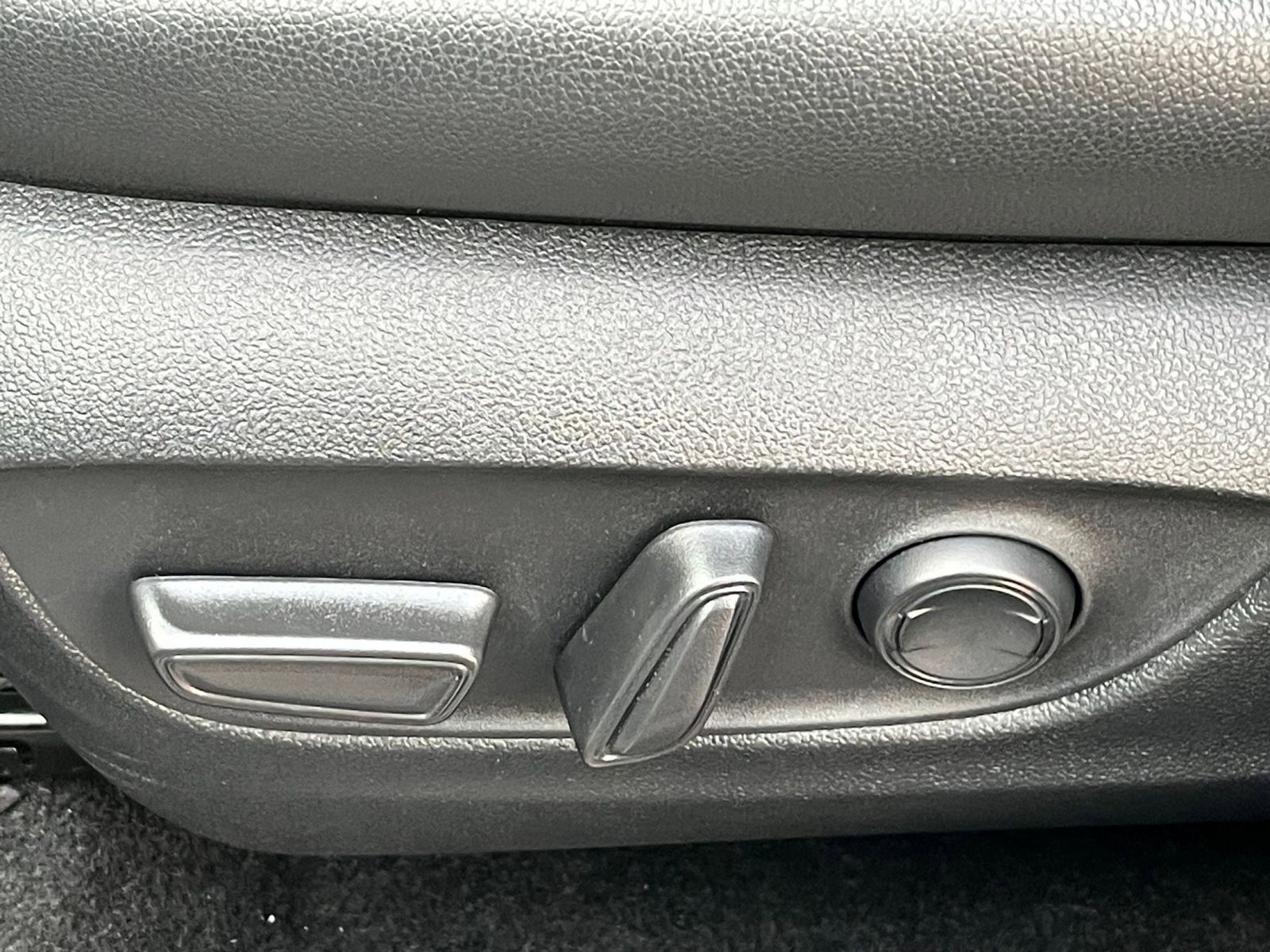 Used 2025 Toyota Grand Highlander FWD image 25