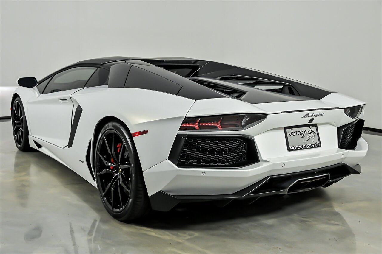 Used 2017 Lamborghini Aventador LP 700-4 AWD/4WD image 9