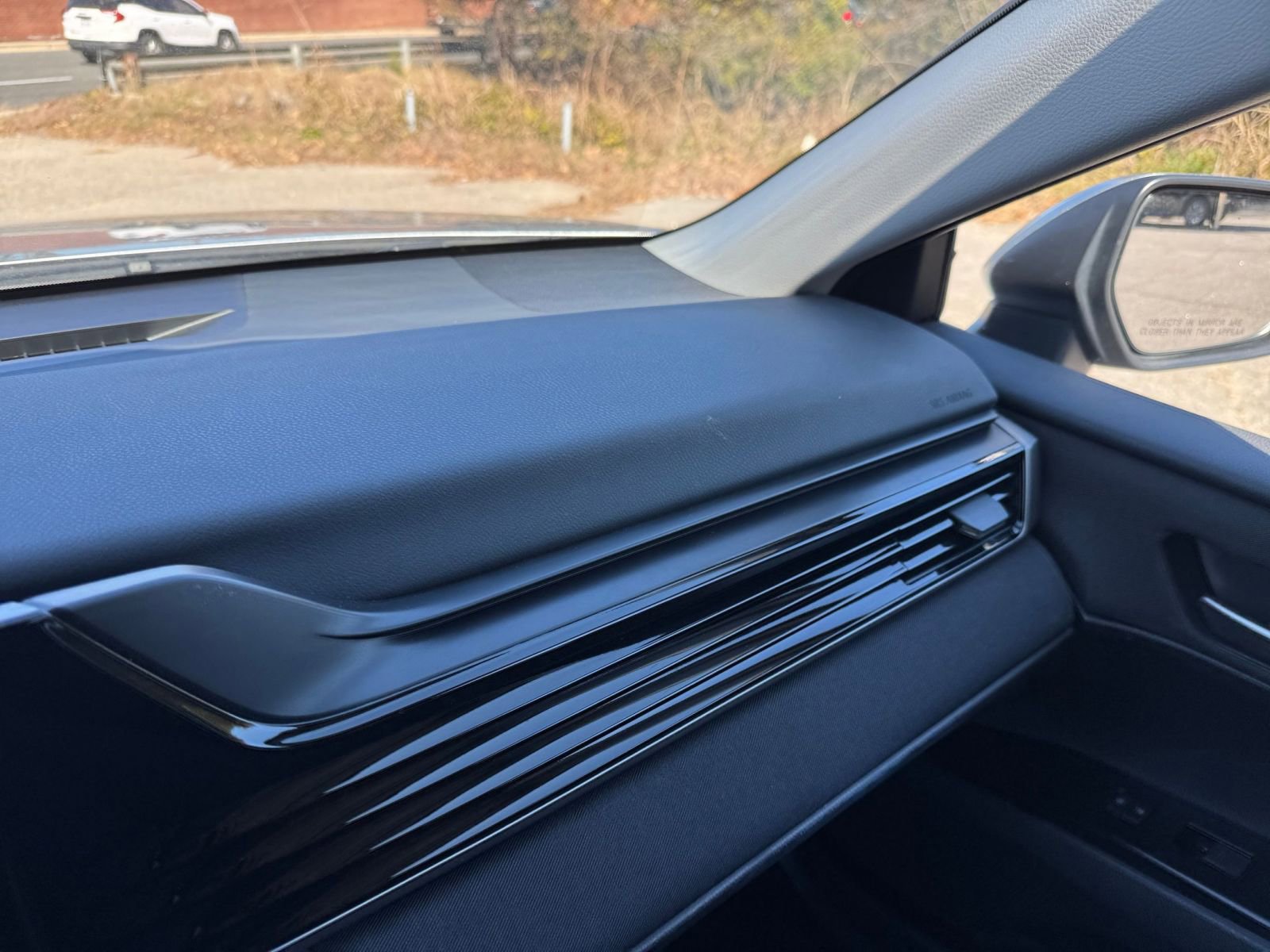 Used 2025 Toyota Camry LE image 30