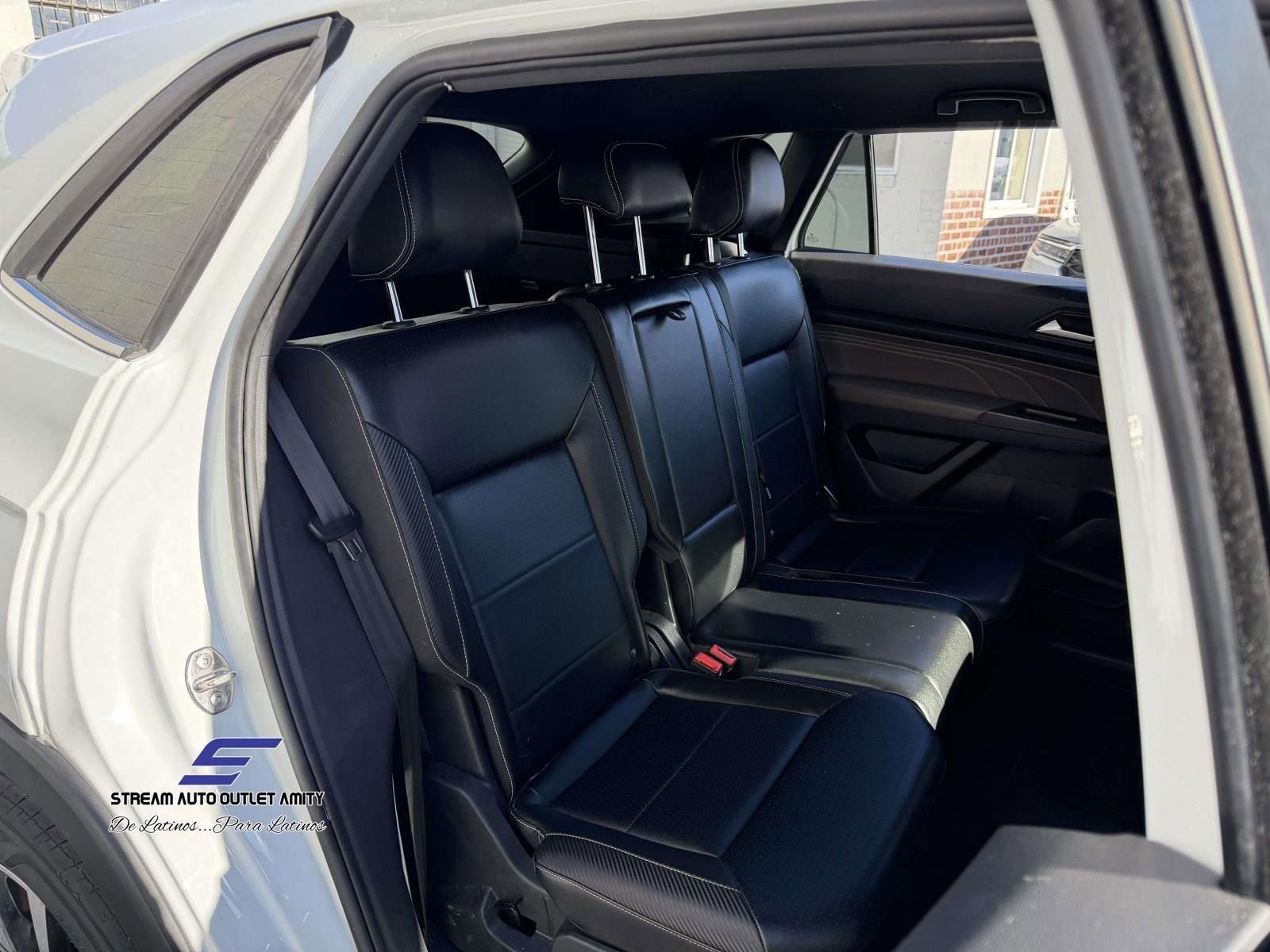 Used 2022 Volkswagen Atlas Cross Sport SE AWD/4WD image 19