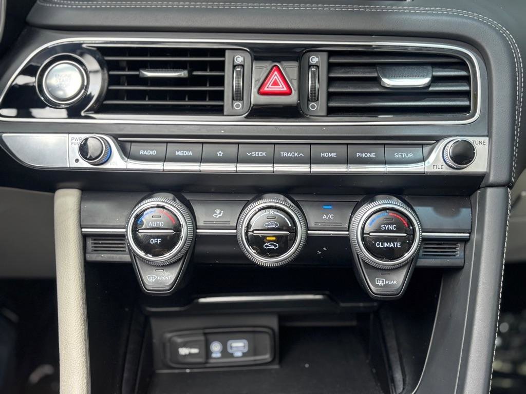 Used 2019 Genesis G70 2.0T Advanced RWD image 20