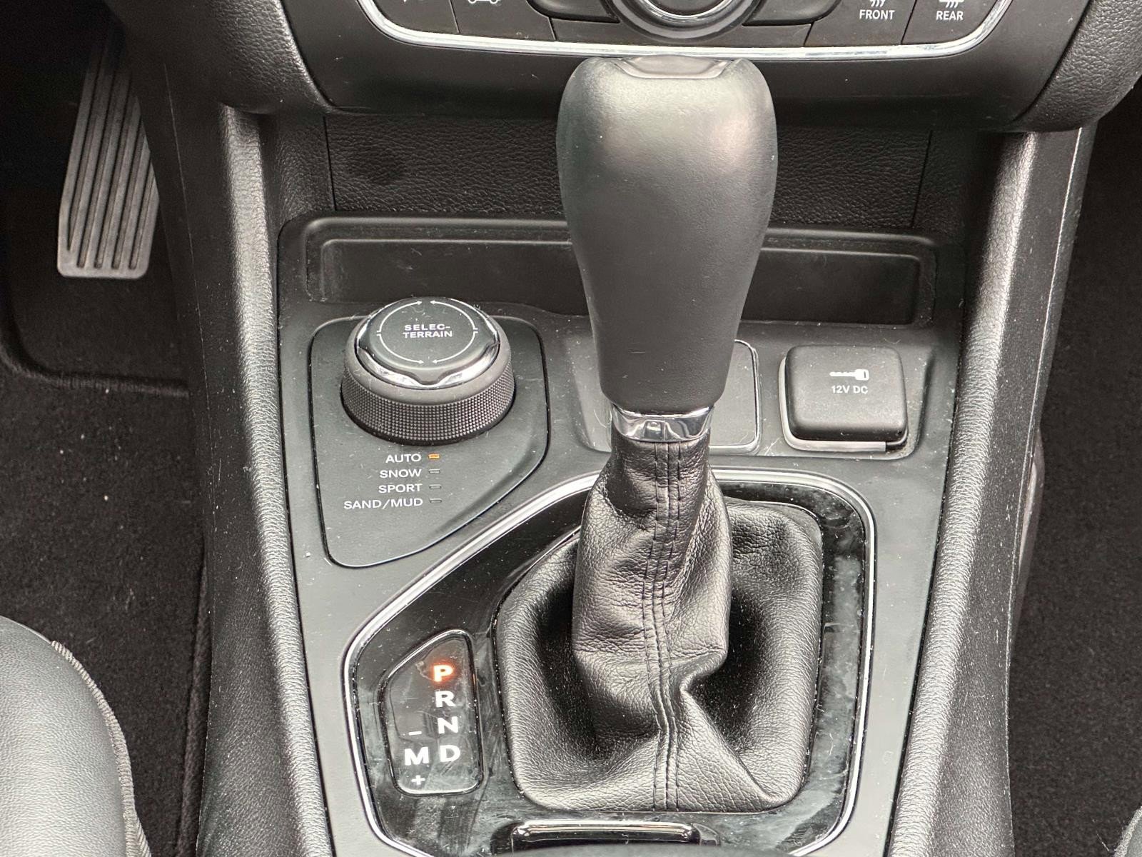 Used 2020 Jeep Cherokee Limited image 22