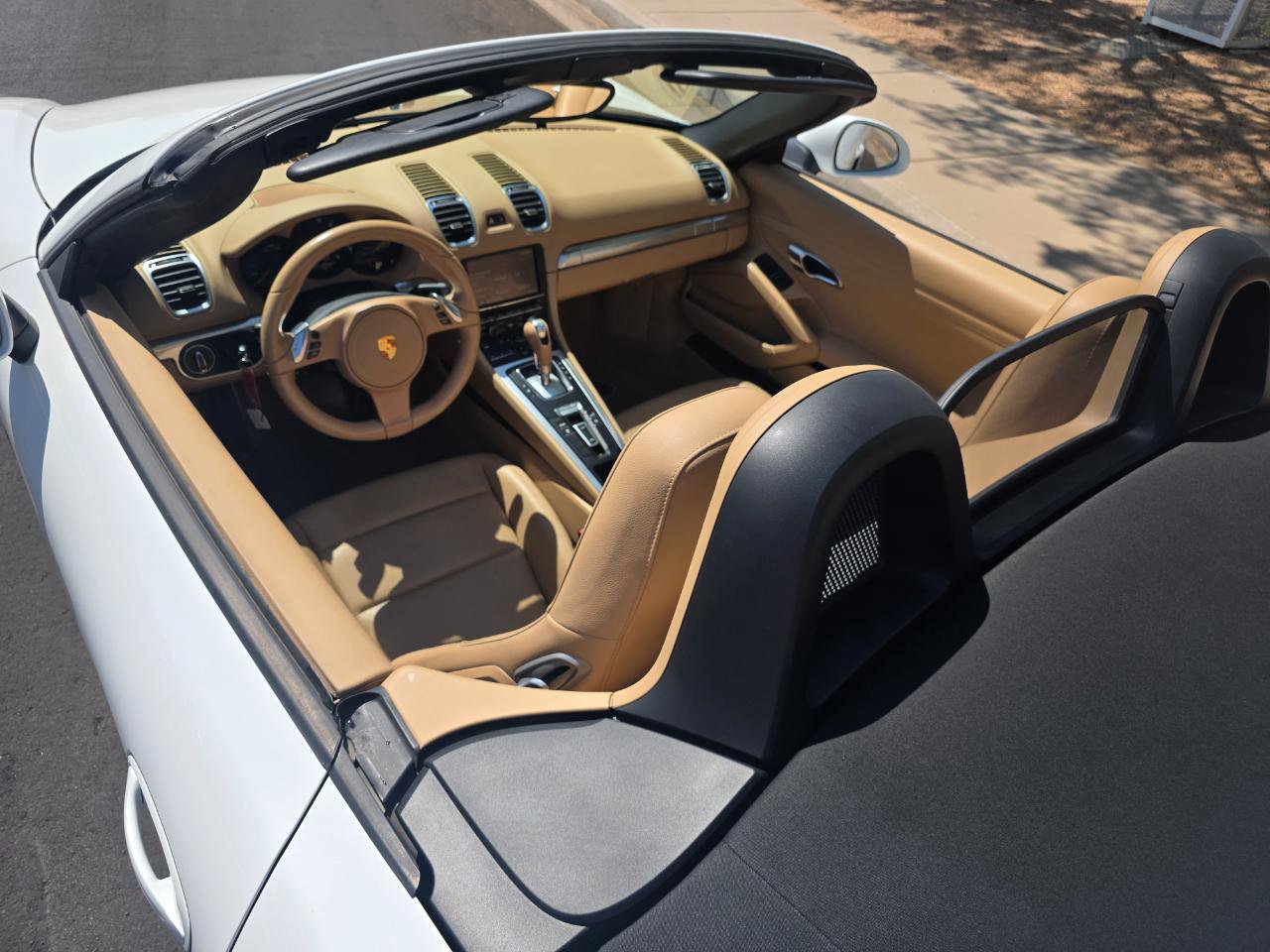 Used 2016 Porsche Boxster w/ Infotainment Package RWD image 10
