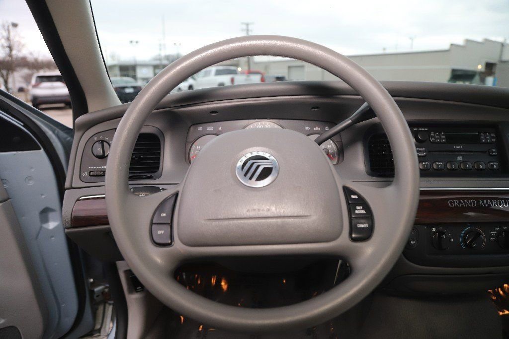 Used 2004 Mercury Grand Marquis GS image 30