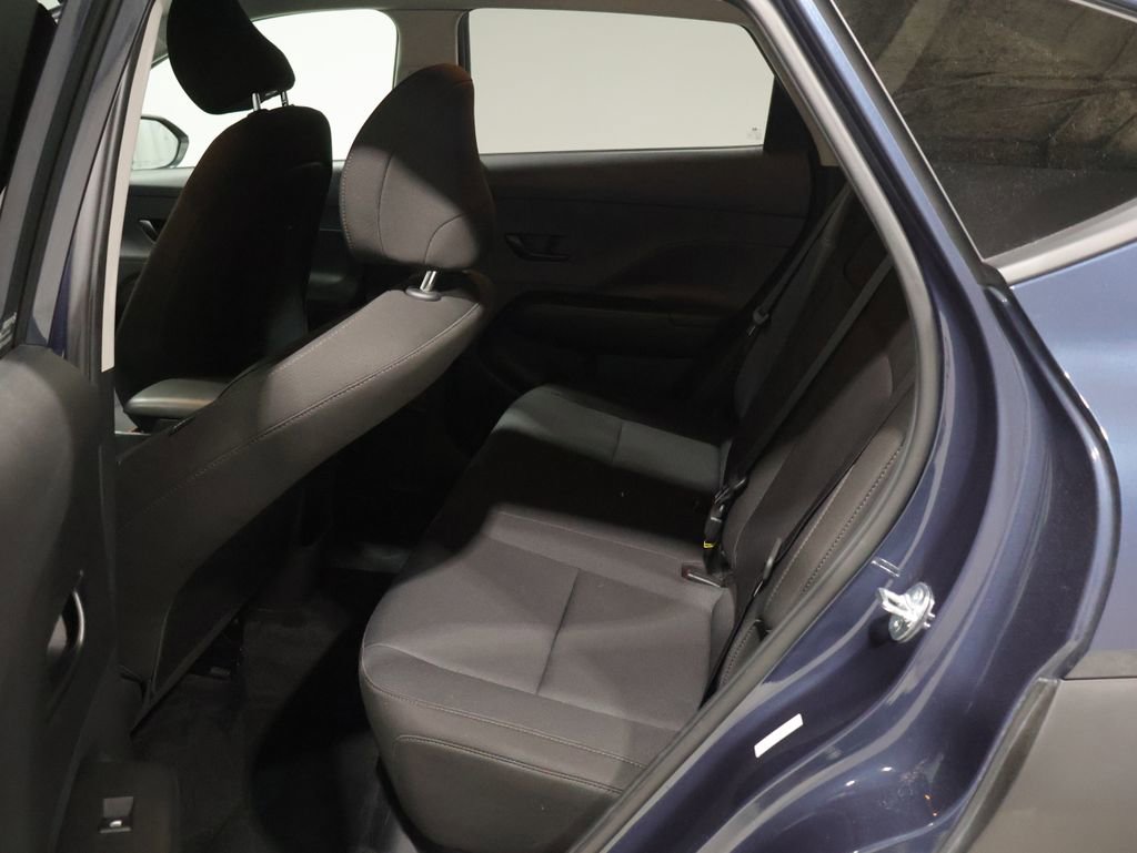 Used 2025 Hyundai Kona SEL image 18