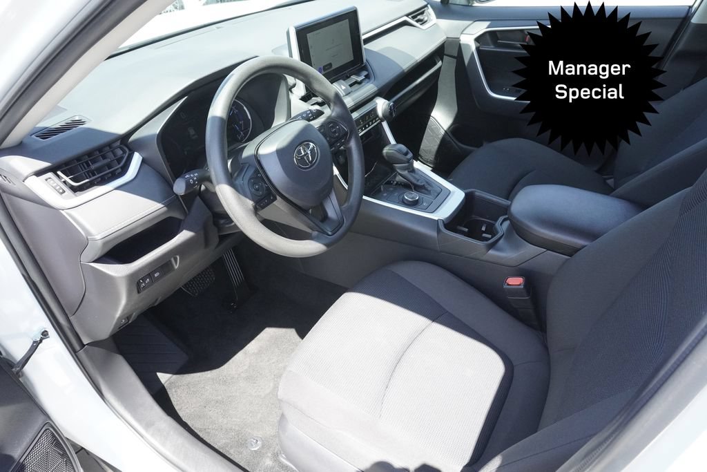 Used 2025 Toyota RAV4 LE AWD/4WD image 18