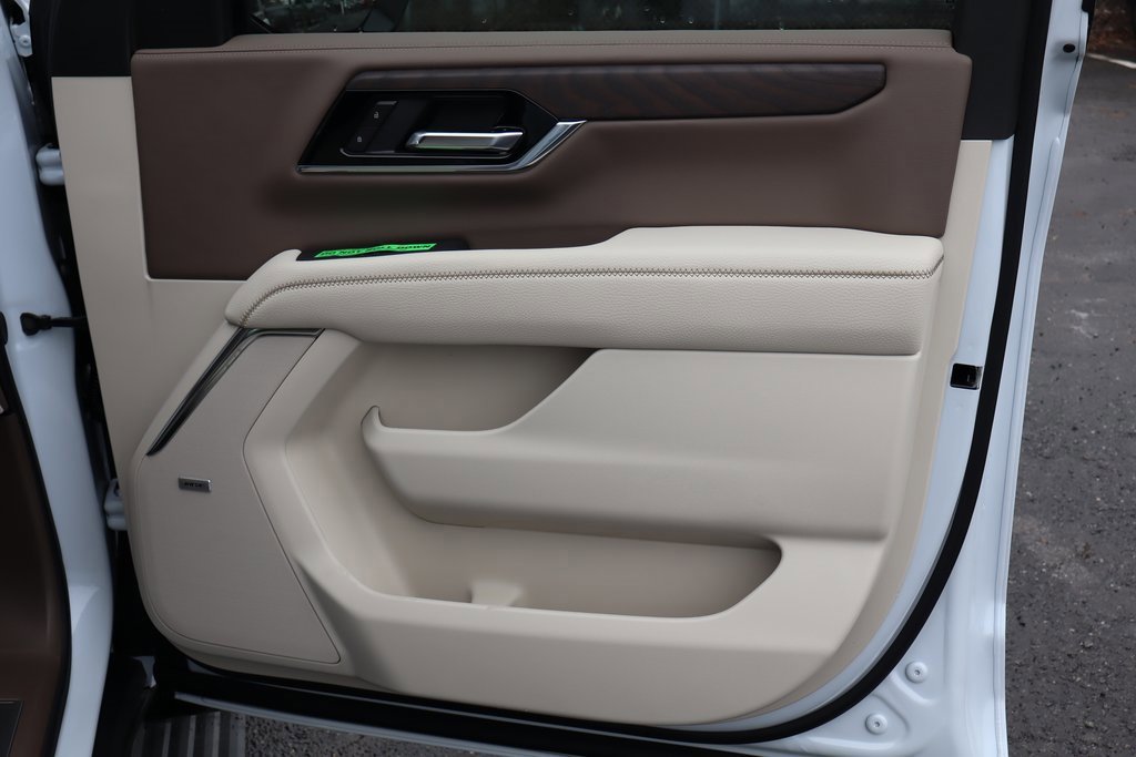 New 2026 GMC Yukon XL Denali w/ Denali Reserve Package image 30