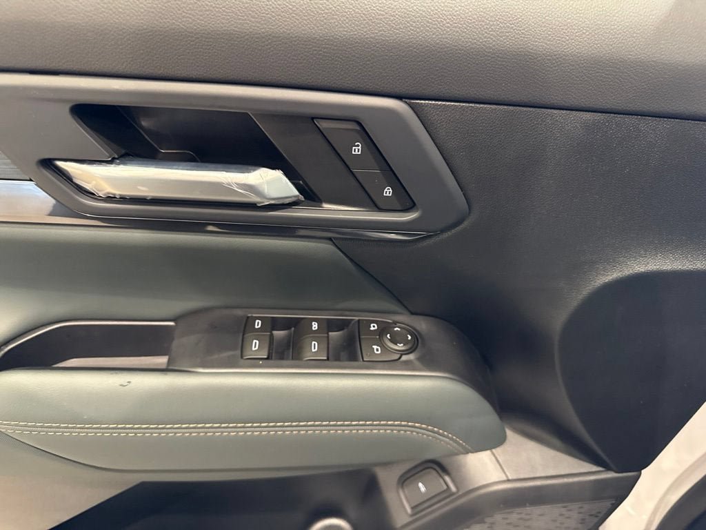 New 2026 GMC Terrain AT4 w/ LPO, Floor Liner Package AWD/4WD image 23