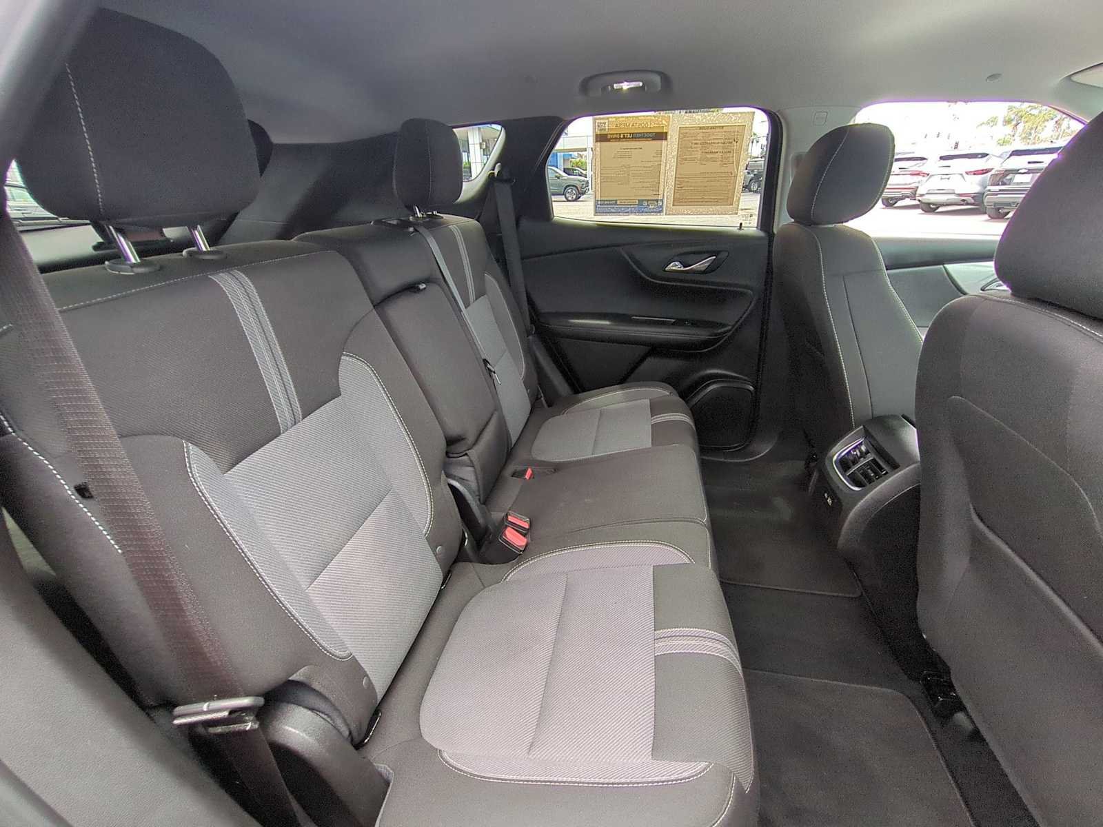 Used 2025 Chevrolet Blazer LT FWD image 25