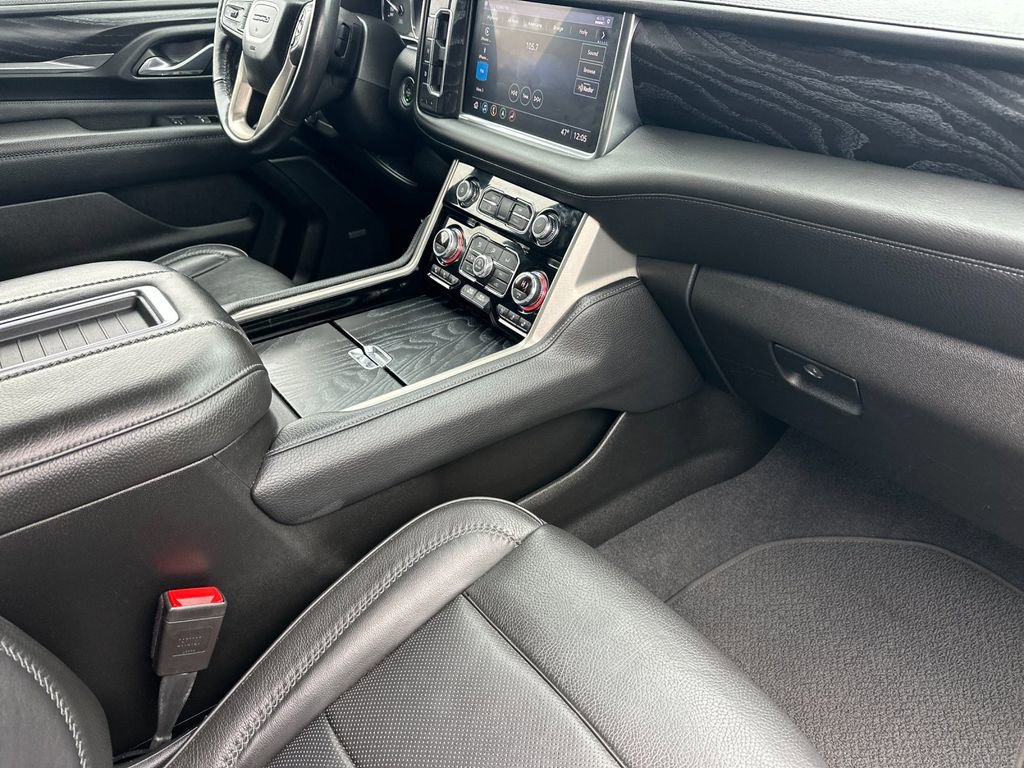 Used 2021 GMC Yukon Denali w/ Denali Premium Package image 16