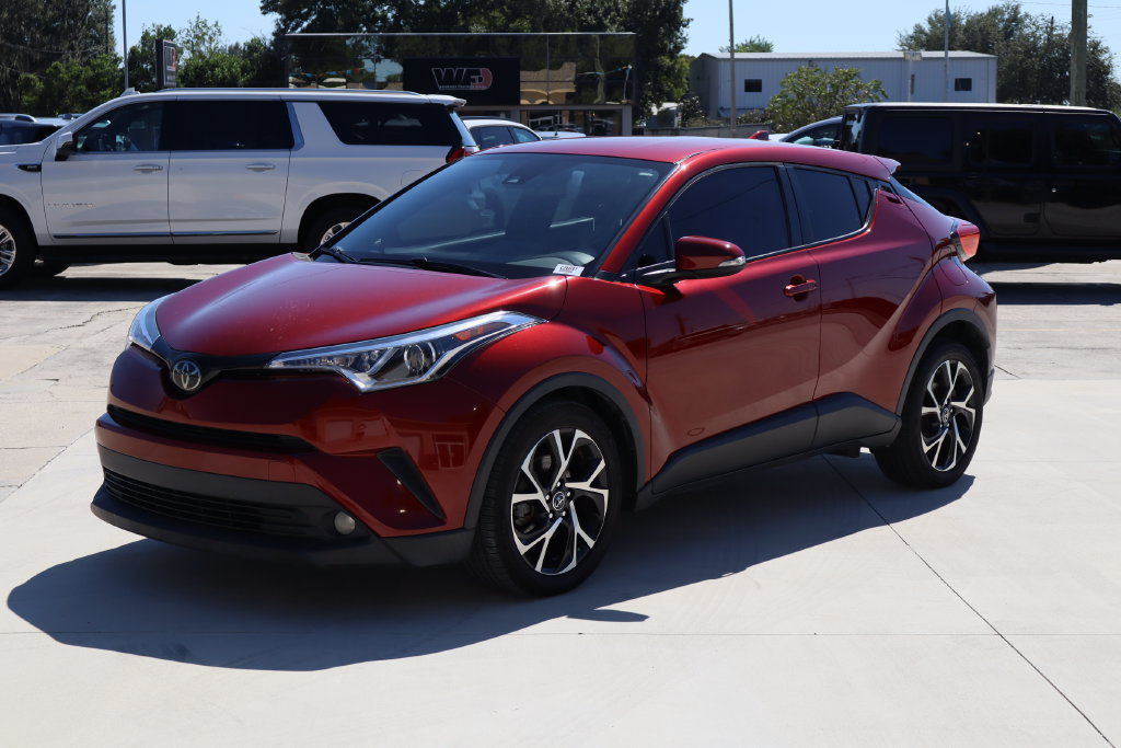 Used 2018 Toyota C-HR XLE FWD image 5