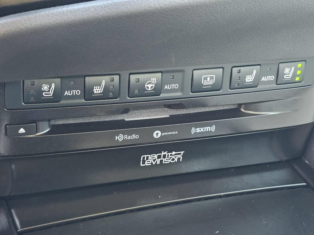 Certified 2022 Lexus ES 300h Ultra Luxury w/ Accessory Package 2 FWD image 18
