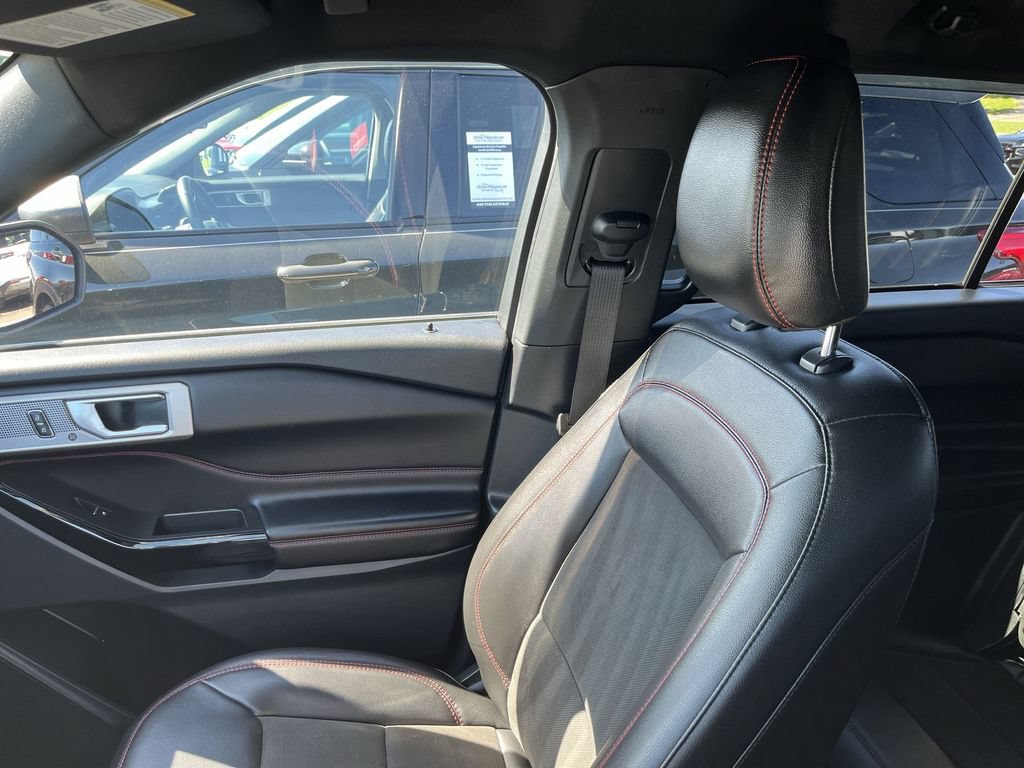 Used 2022 Ford Explorer ST-Line AWD/4WD image 24