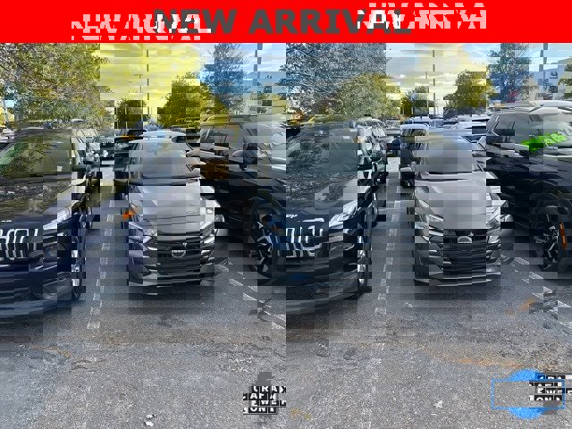 Used 2025 Nissan Versa SV w/ Trunk Package