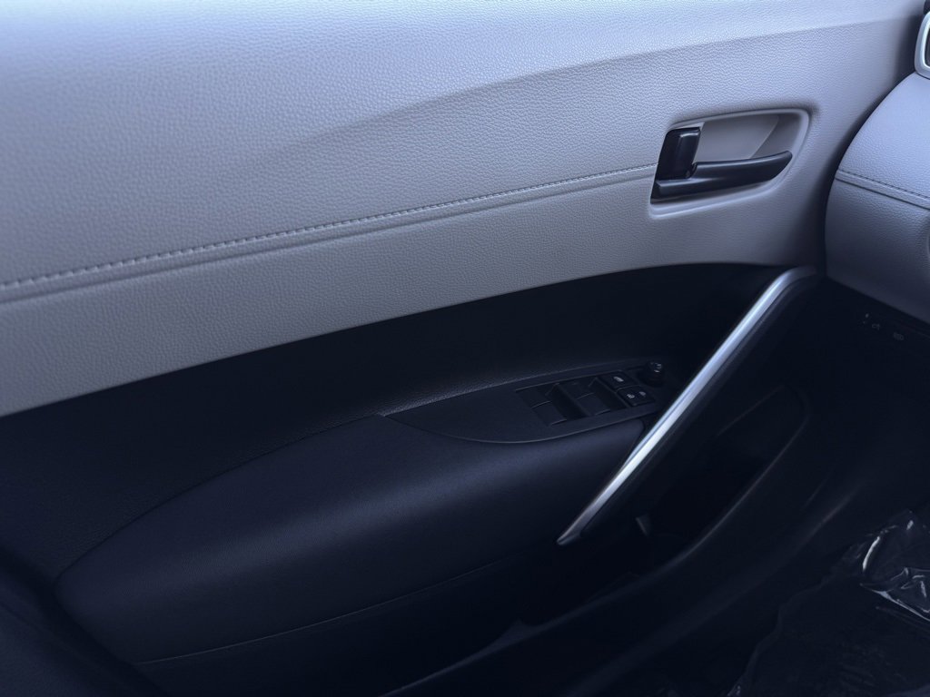 Certified 2023 Toyota Corolla Cross L image 27