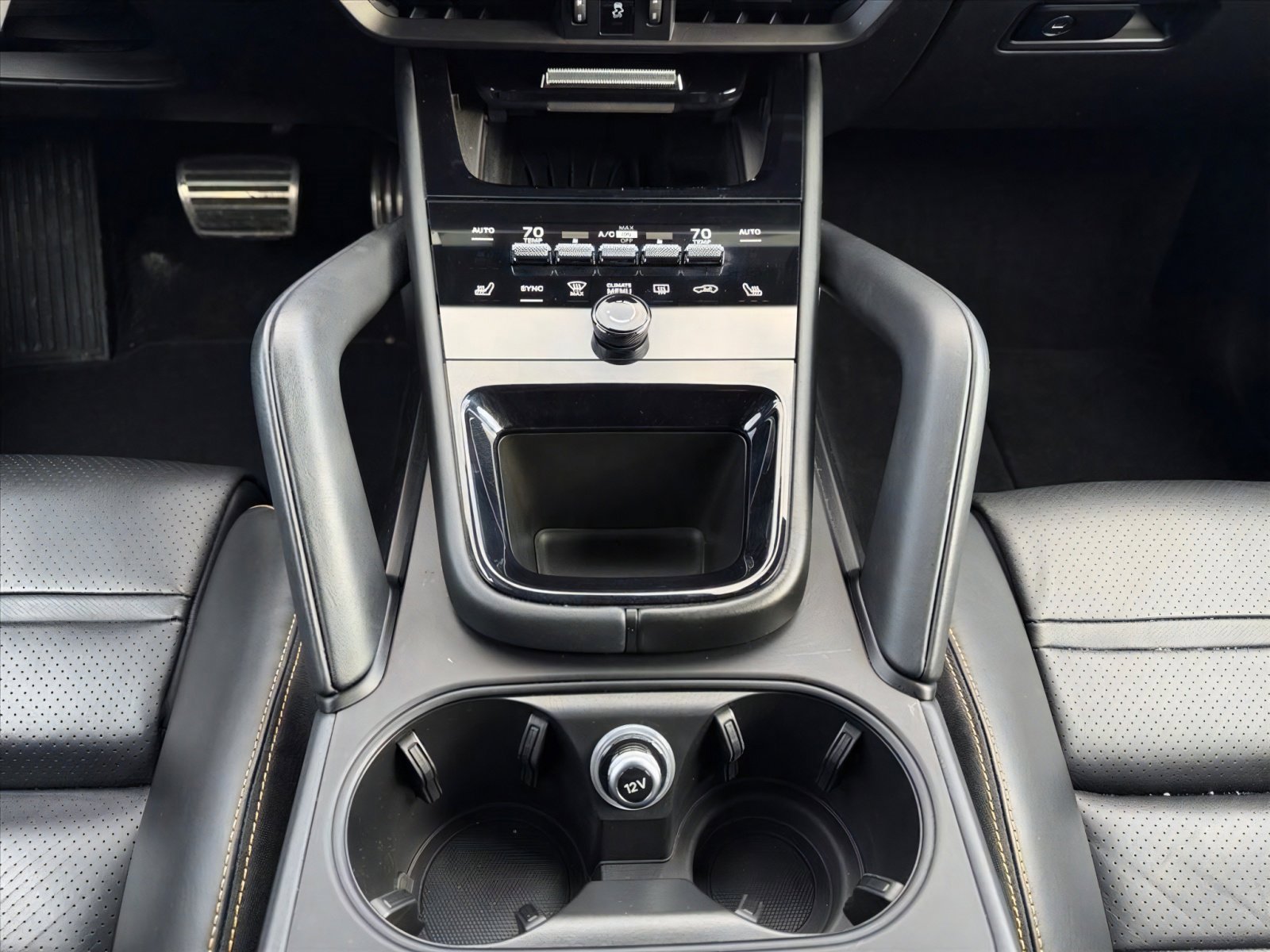 Used 2024 Porsche Cayenne Coupe image 13