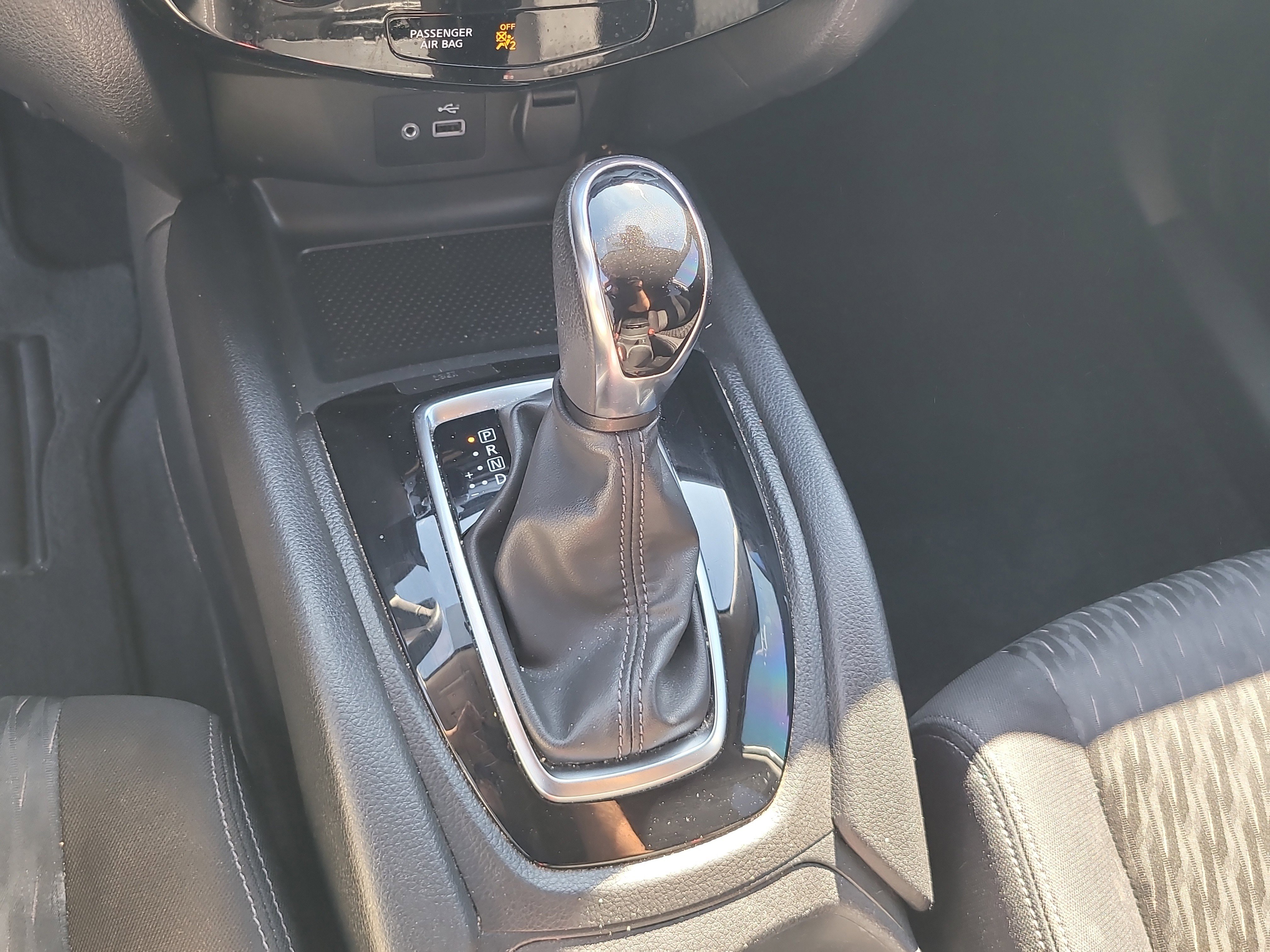 Used 2019 Nissan Rogue SV image 24